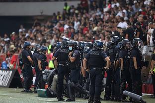 科曼透露妻子癌症复发：10月份离开荷兰队就是为了照顾妻子（科曼称妻子癌症复发，10月暂别荷兰队为照料妻子）