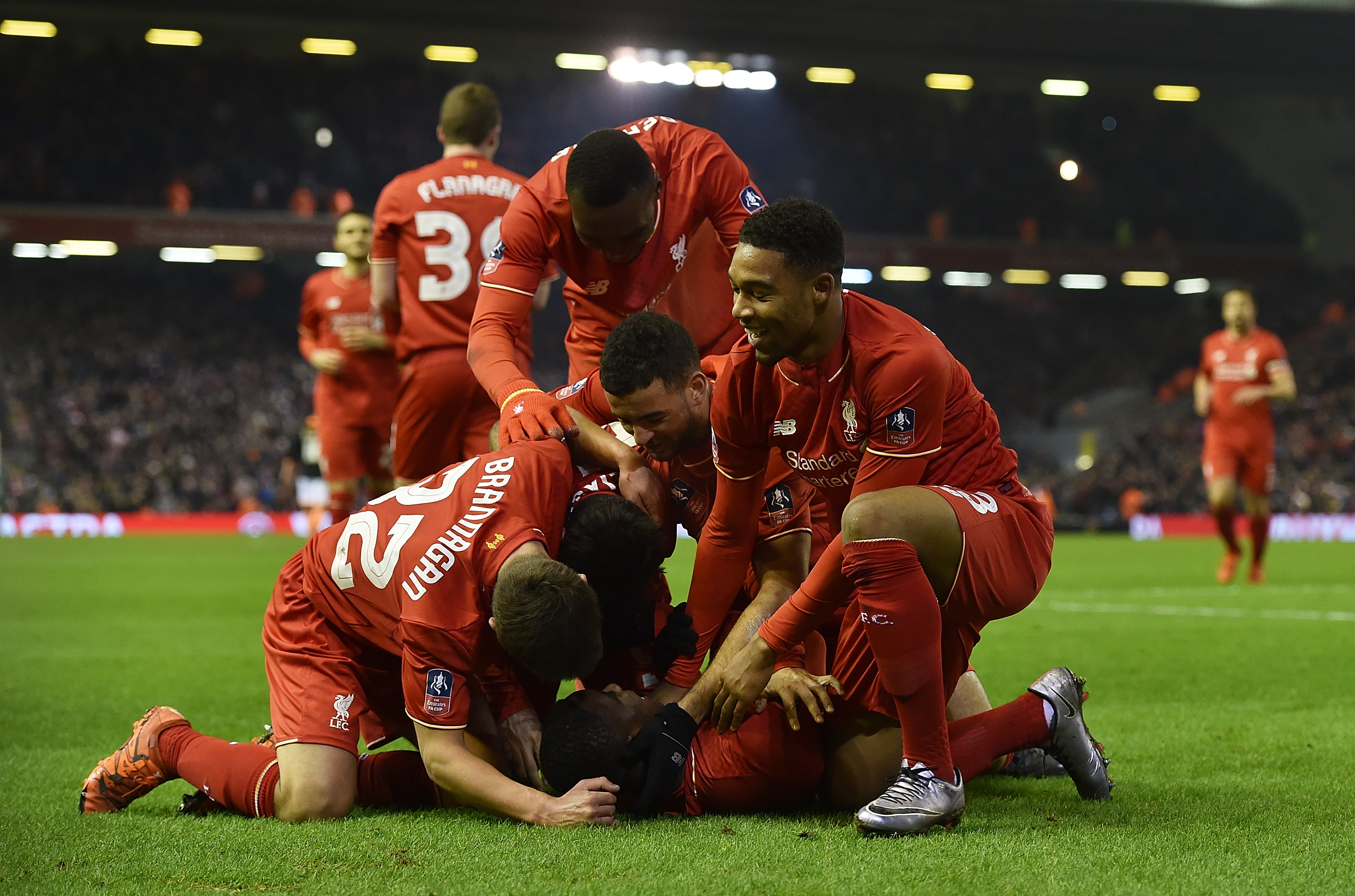 身价高达7000万！名记：利物浦关注巴尔科拉，后者续约不顺（记者：利物浦盯上巴尔科拉，续约受阻，身价约7000万）