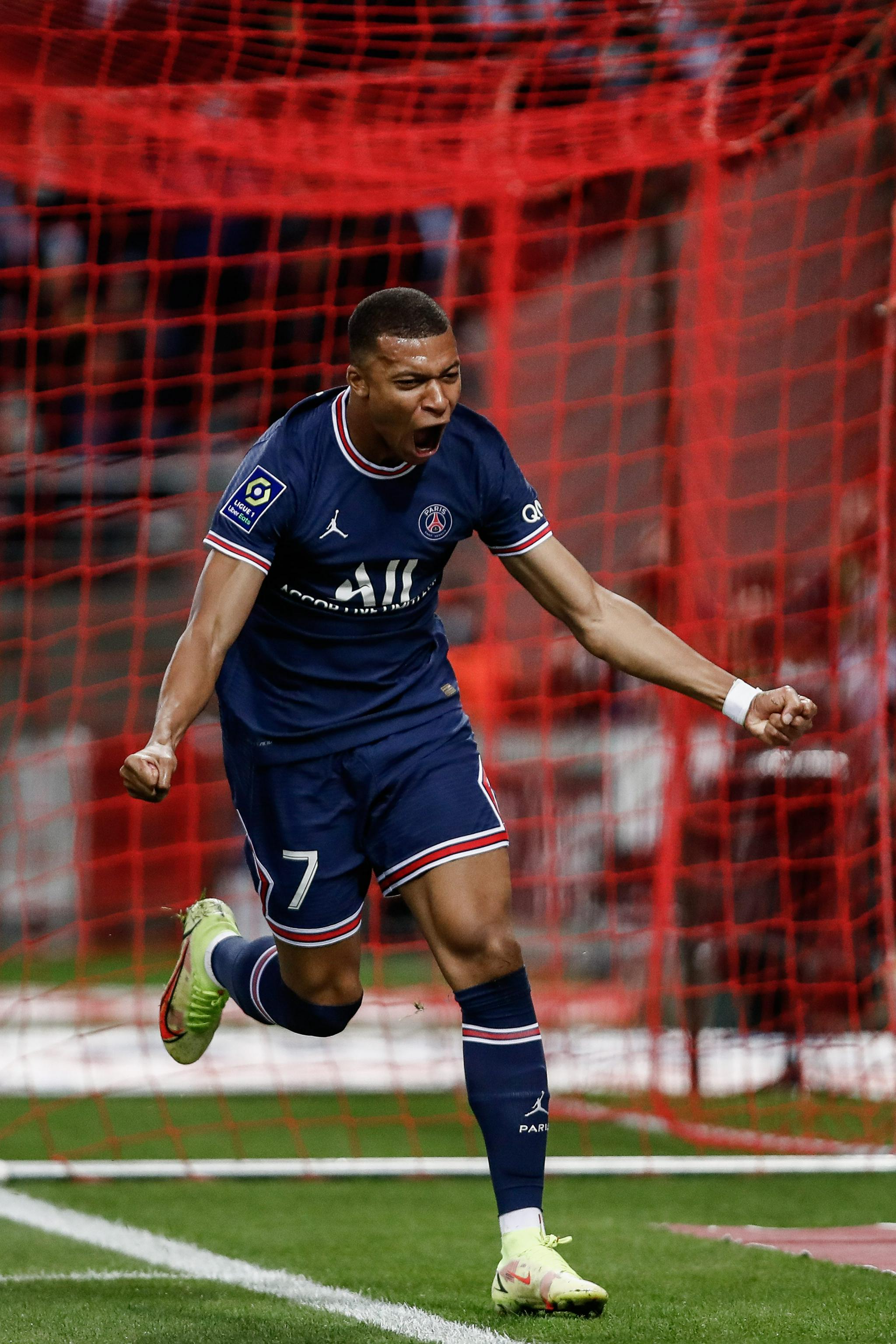 2025中超最佳教练候选：徐正源、斯卢茨基领衔，穆斯卡特无缘（2025中超最佳教练提名：徐正源、斯卢茨基领跑，穆斯卡特未入围）