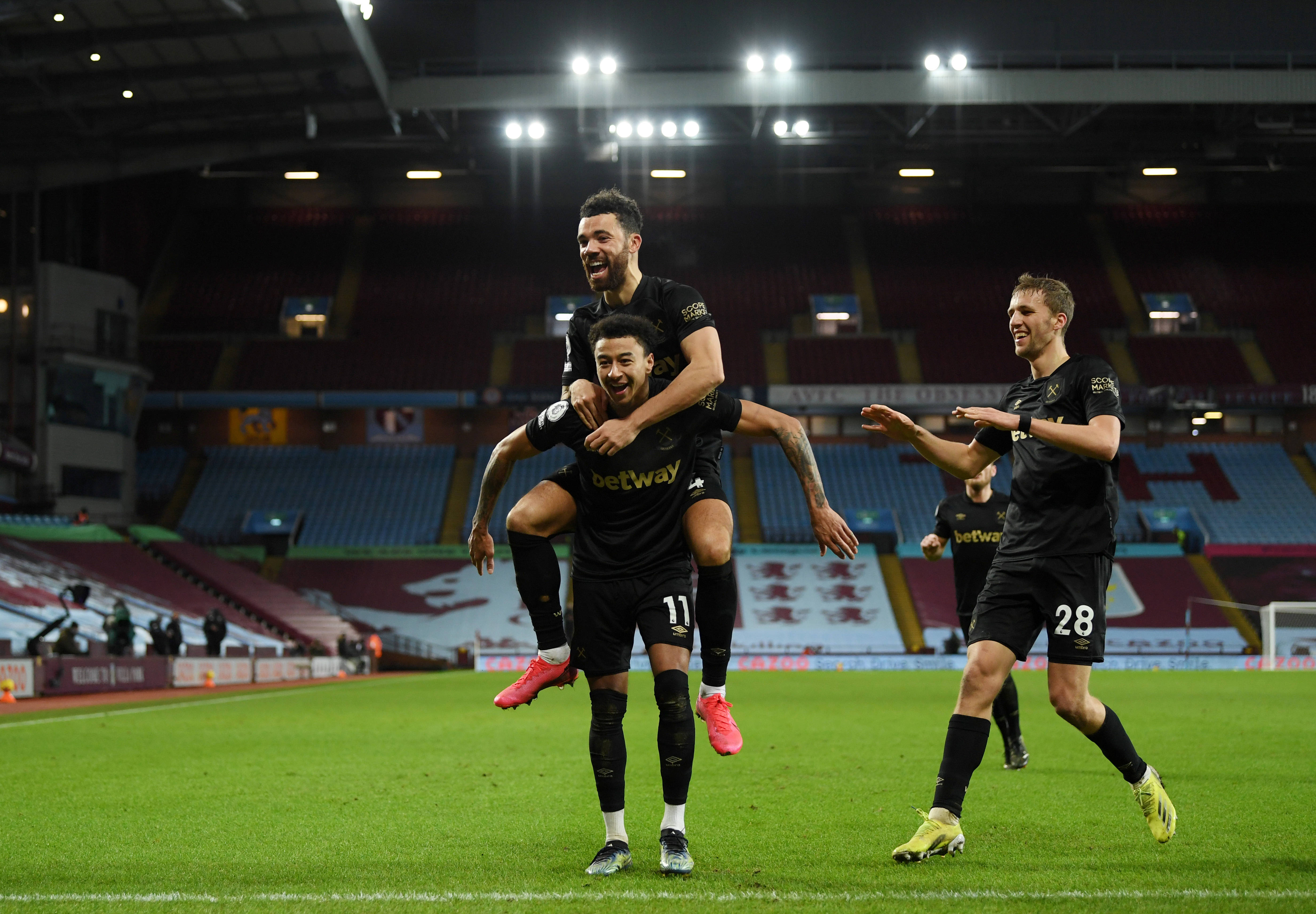 凯恩：如果我们想成功贝林至关重要；让福登明确位置是件好事