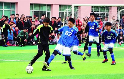 塔利亚菲科：期待与亚马尔PK，不排除未来去西班牙踢球（塔利亚菲科：盼与亚马尔过招，未来不排除前往西班牙踢球）