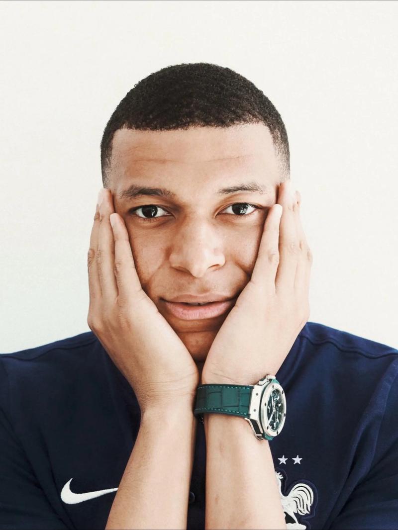 未断前缘！维拉蒂官宣大巴黎与赞助商卡塔尔旅游局续约（维拉蒂宣布巴黎圣日耳曼与卡塔尔旅游局续签赞助协议）