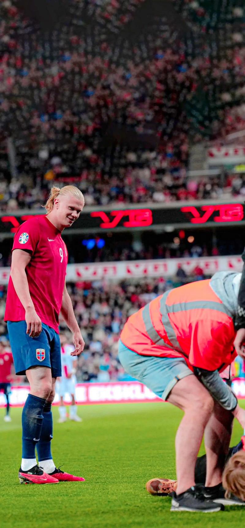 记者：杨皓宇随申花队出征亚冠广岛客场，李可因伤没有随队