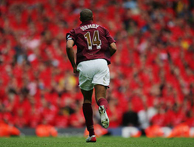 马卡：赫伊森最近状态明显下滑，但俱乐部依然对其充满信心（马卡：赫伊森近期表现下滑，俱乐部依旧信任他）