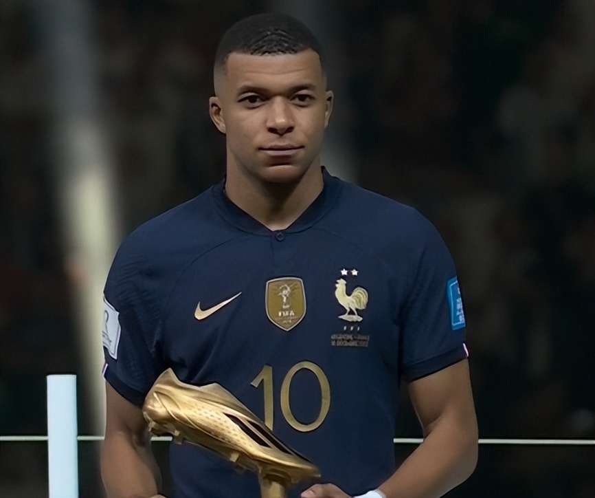 普约尔：我在家里很少谈足球，两个女儿最近才知道我曾效力巴萨