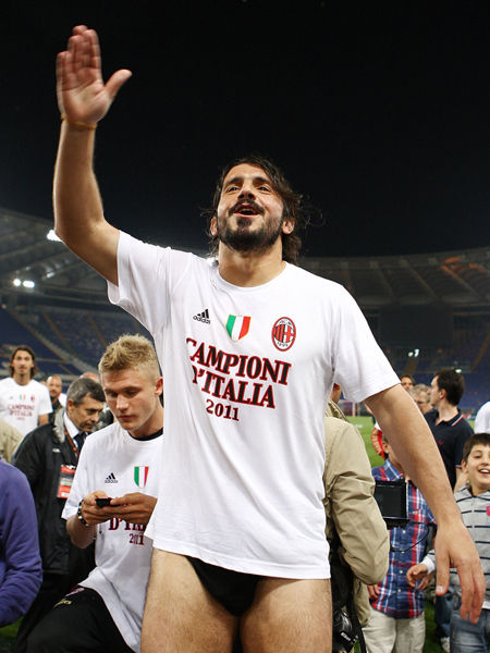 官方：巴列卡诺与后卫拉蒂乌续约至29／30赛季结束（官方确认：拉蒂乌与巴列卡诺续约至2029／30赛季末）