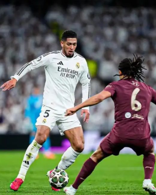 U22国足战韩国首发与负越南相比仅更换门将，王博豪继续出任中锋（U22国足对阵韩国首发沿用负越南阵容，仅门将调整，王博豪继续担任中锋）