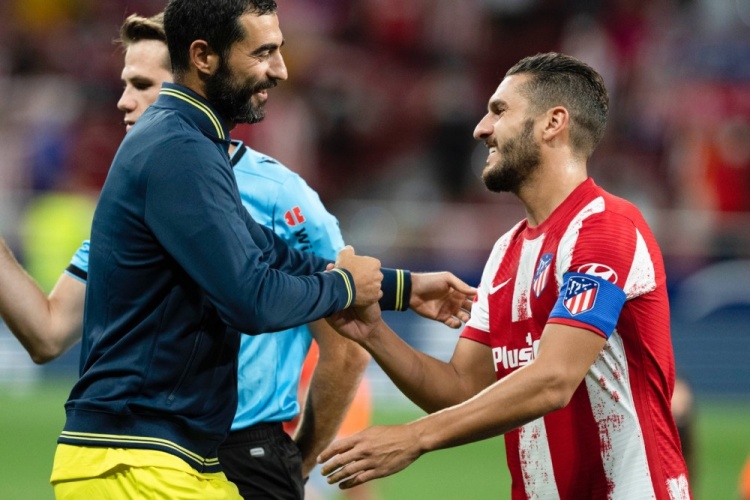 前锋单场双响，全场瞩目