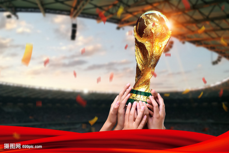 队内得分最高！沃克半场12中5，独得15分3篮板1助攻