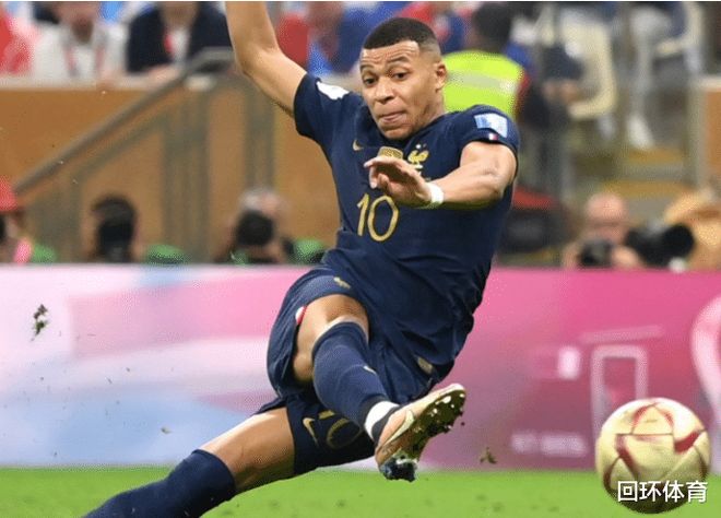 英超92家俱乐部总排名：利物浦领跑曼联紧随其后（英超92队综合排名：利物浦居首，曼联紧追其后）